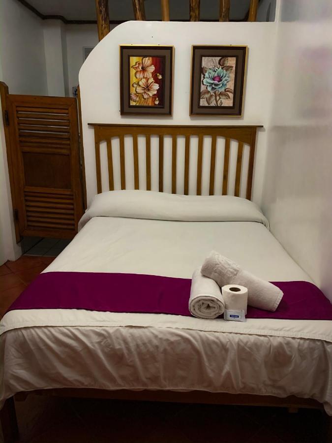 Harleys Hotel โอลองกาโป ภายนอก รูปภาพ